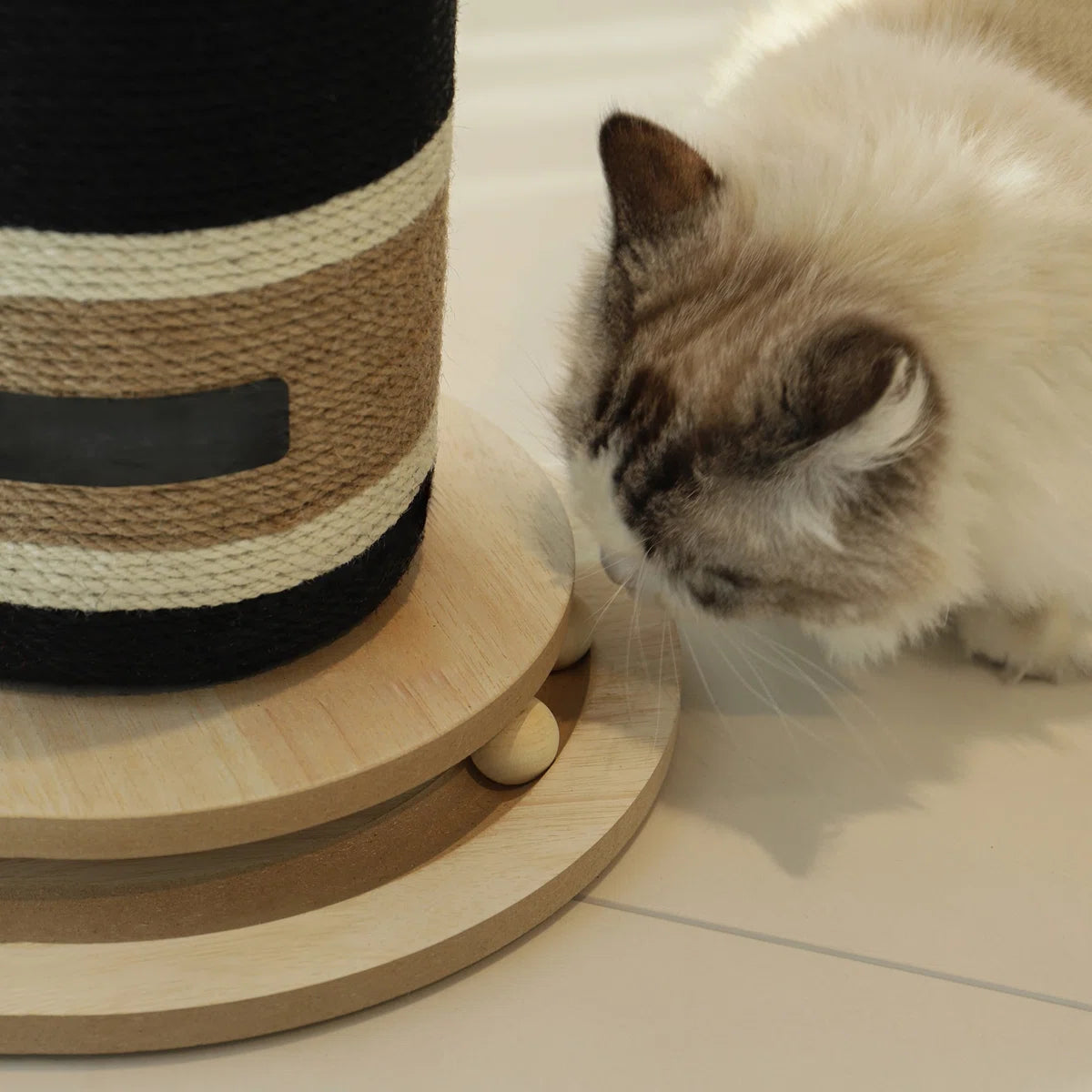 Fairela Wine Bottle Cat Scratching Post, A Stylish Play Solution
